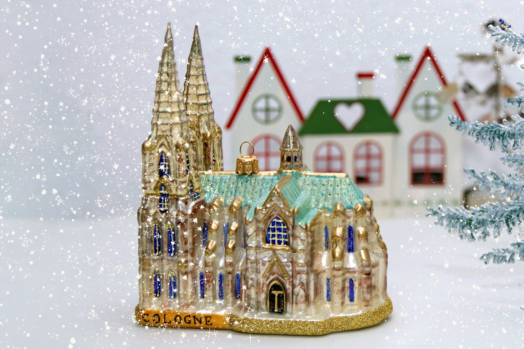 7 Vintage Christmas Ornaments To Look For At The Thrift Store 