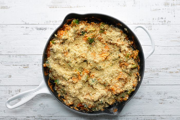 Oil and bread crumbs mixture sprinkled over the unstuffed pepper dish