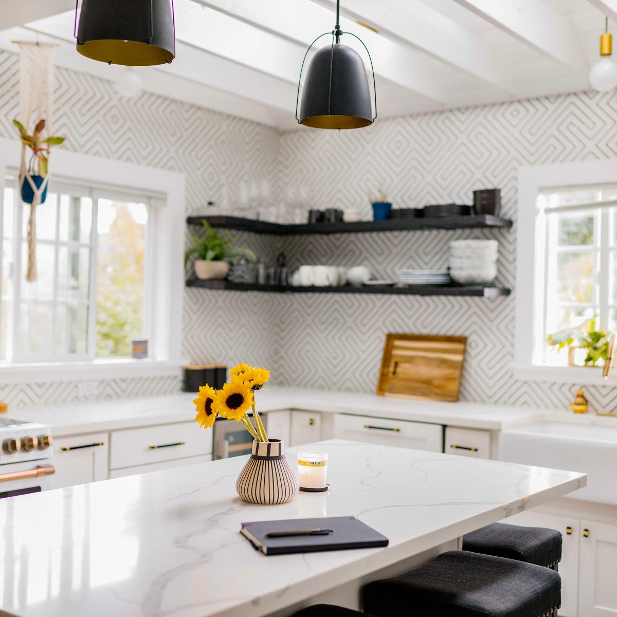 10 Things You Shouldn’t Store on Your Kitchen Counter