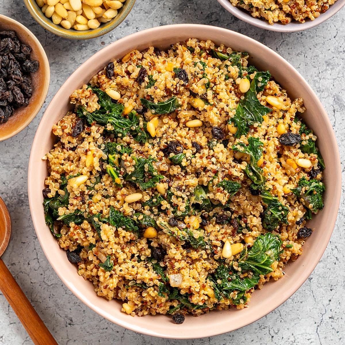 Kale Quinoa Salad Exps Tohd24 137805 Kristinavanni 6