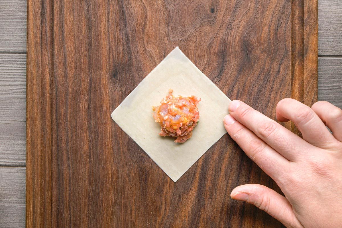 Wonton wrapper with filling in the center