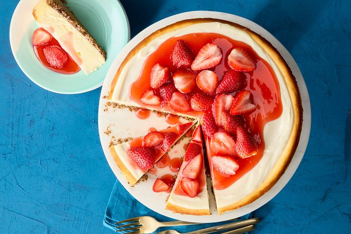 Cheesecake cake ready to serve