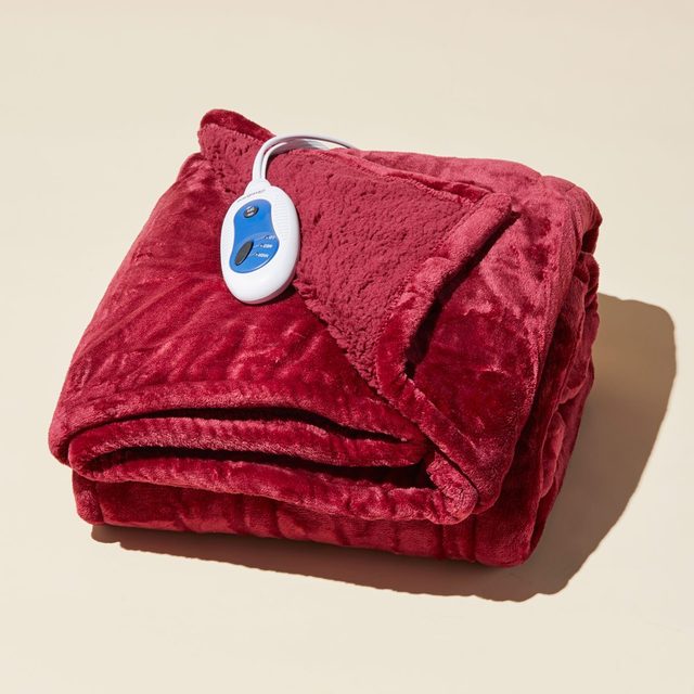 Beautyrest Microlight Reversible Berber Luxury Heated Throw