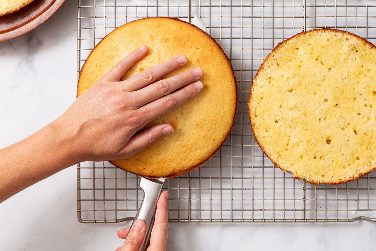 How To Cut Cake Layers Evenly