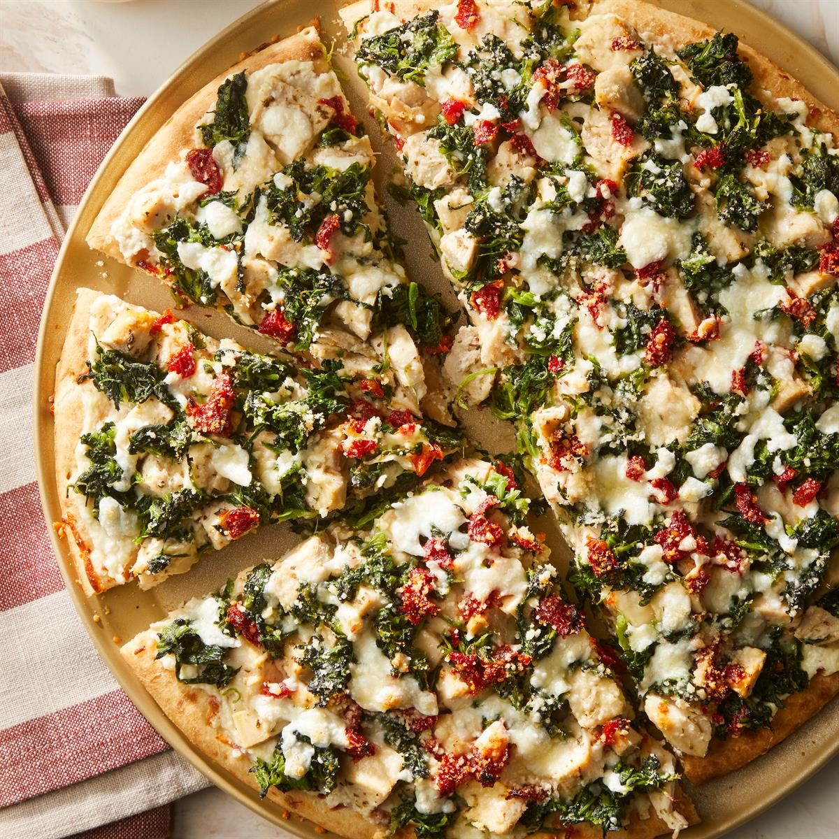 Chicken Florentine Pizza Exps Tohcom25 62729 Md P2 06 18 1b