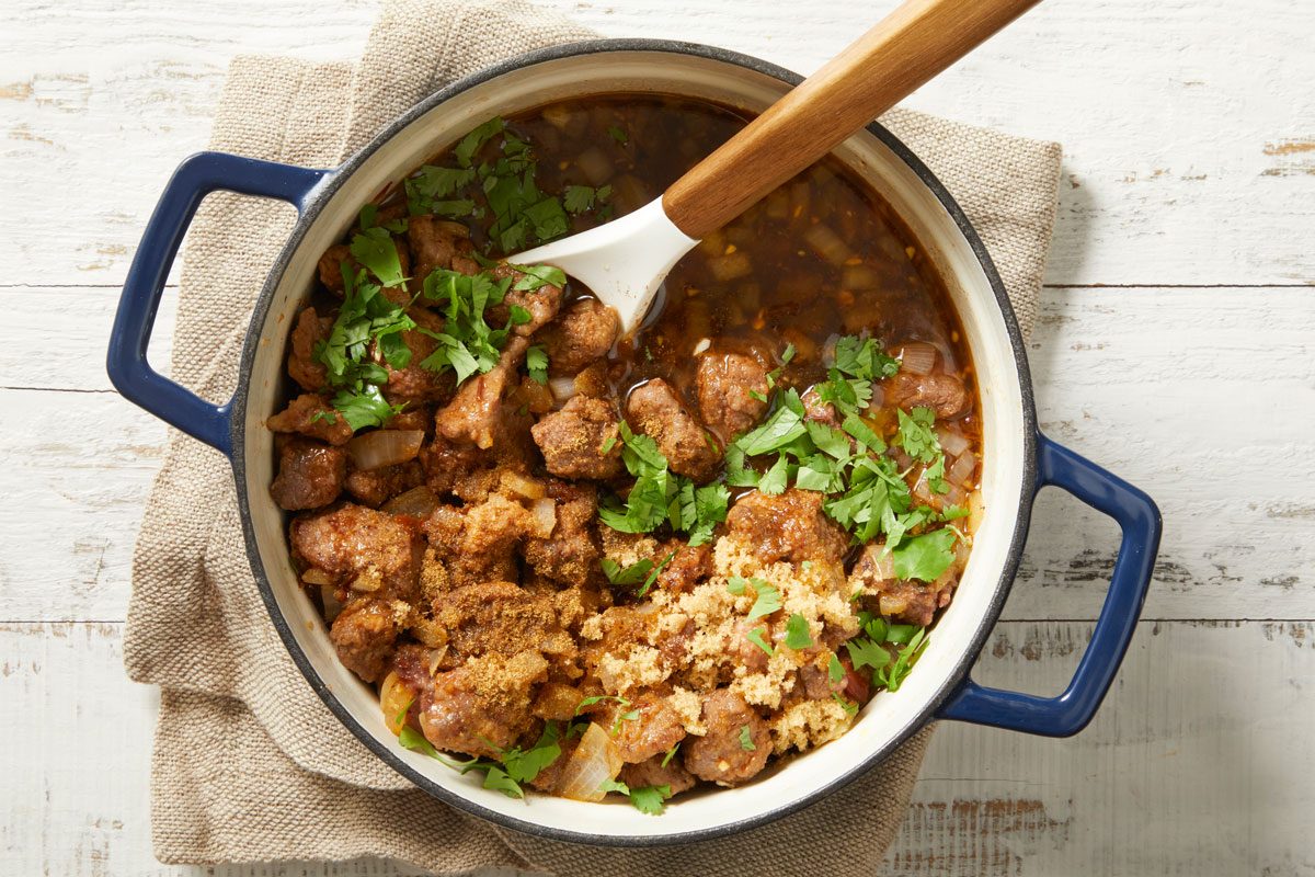 Return beef to pan; bring to a boil.