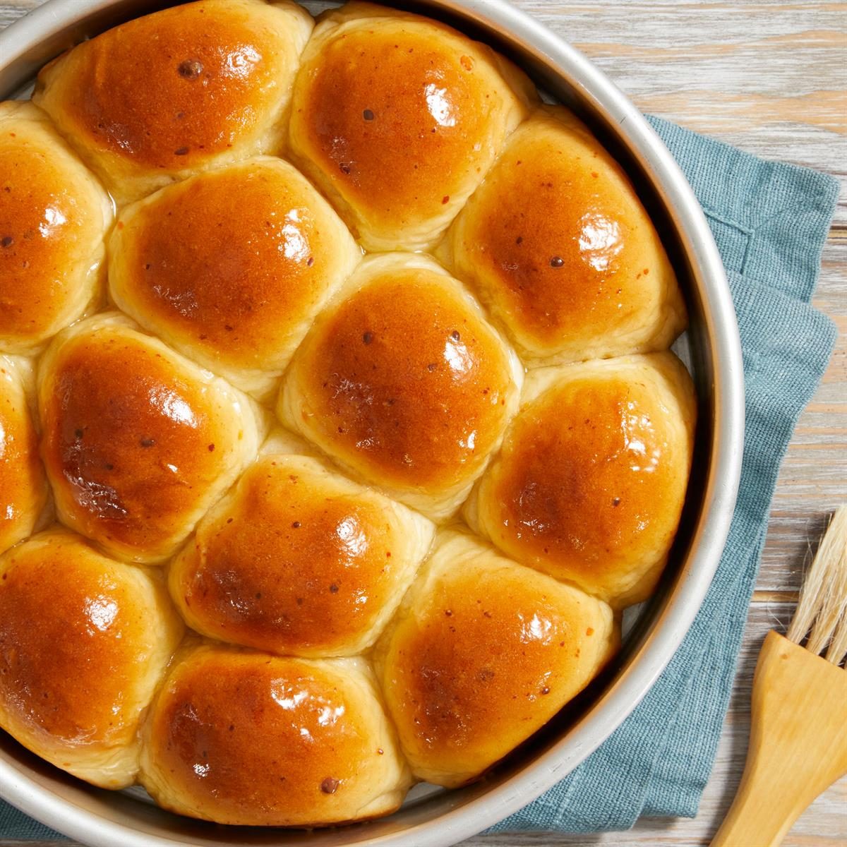 Dinner Rolls in a Round Pan