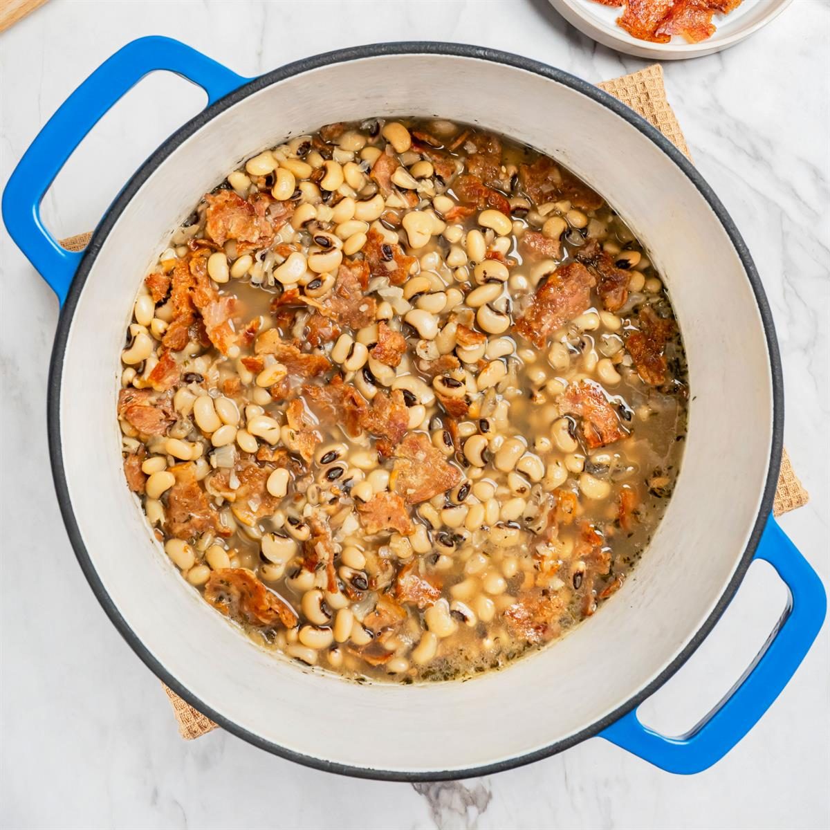 Black Eyed Peas With Bacon Exps Tohd25 64 Surabhitripathy 09