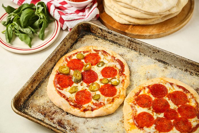 Personal Pizza Crust Tohd25 271789 Jonathanmelendez 07