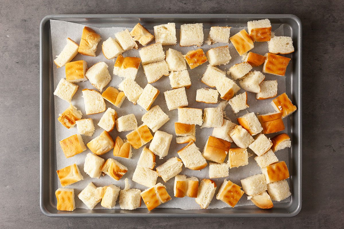 Hawaiian Roll Croutons Tohd25 280585 Sarahtramonte 1