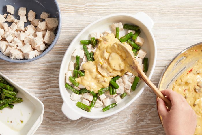 chicken, asparagus and cheesy mushroom sauce layered inside a shallow 2-1/2-quart baking dish