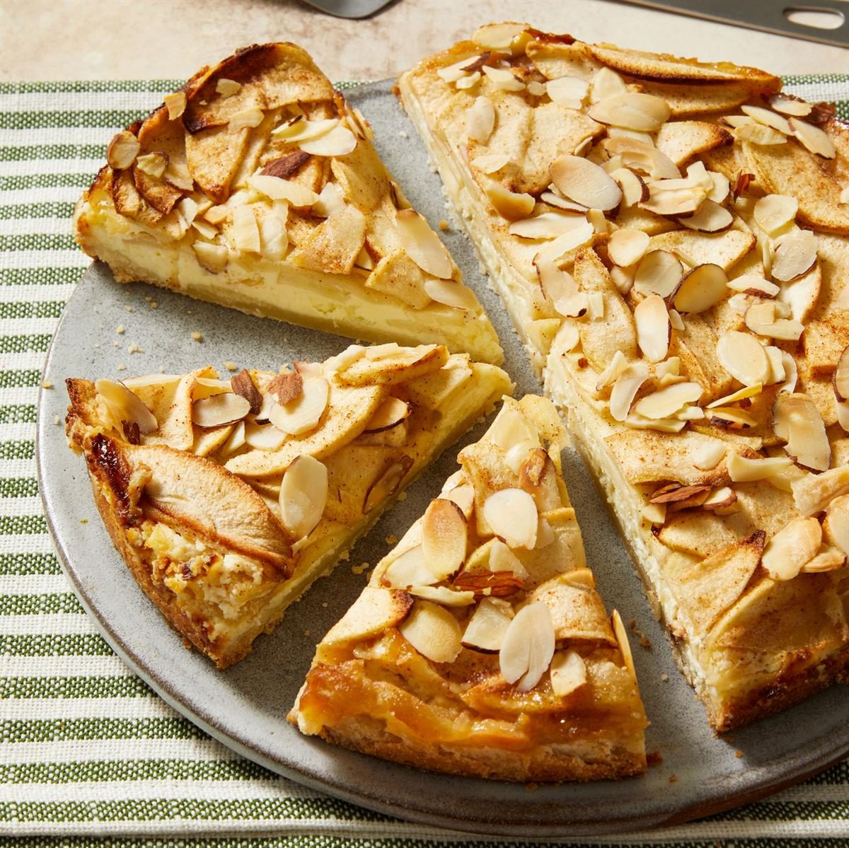 Apple Bavarian Torte Exps Ft25 94339 Ec 1008 8