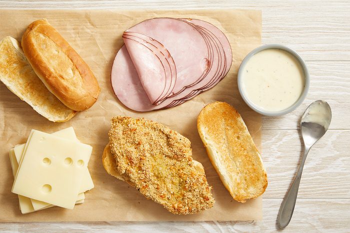 Chicken Cordon Bleu Sandwich Ft25 280490 Ac 0930 4