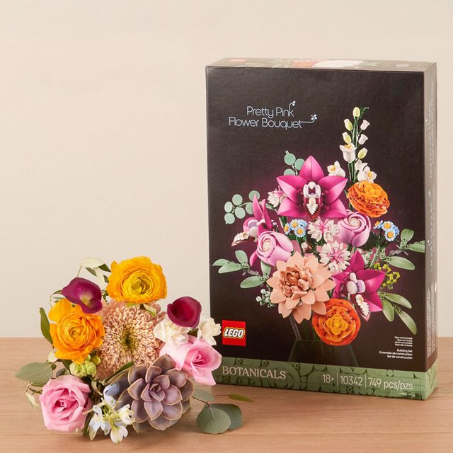 Botanicals Pretty Pink Flower Bouquet Gift Set